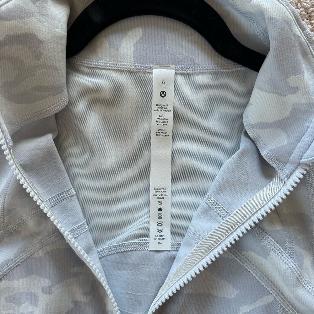 Lululemon Define Jacket - Picture 2 of 3